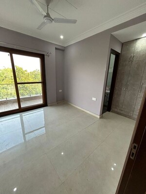 Room in 3 BHK Builder Floor at Sector 46 – for Rent