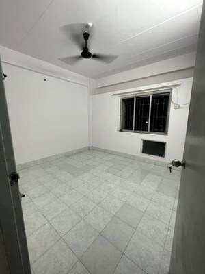 Room in 2 BHK Apartment at Dindoshi Mahad Complex, Goregaon East – for Rent