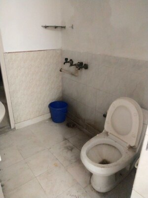 Bathroom in 2.5 BHK Villa at Sector 55 – for Rent