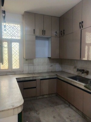 Kitchen in 2.5 BHK Villa at Sector 55 – for Rent