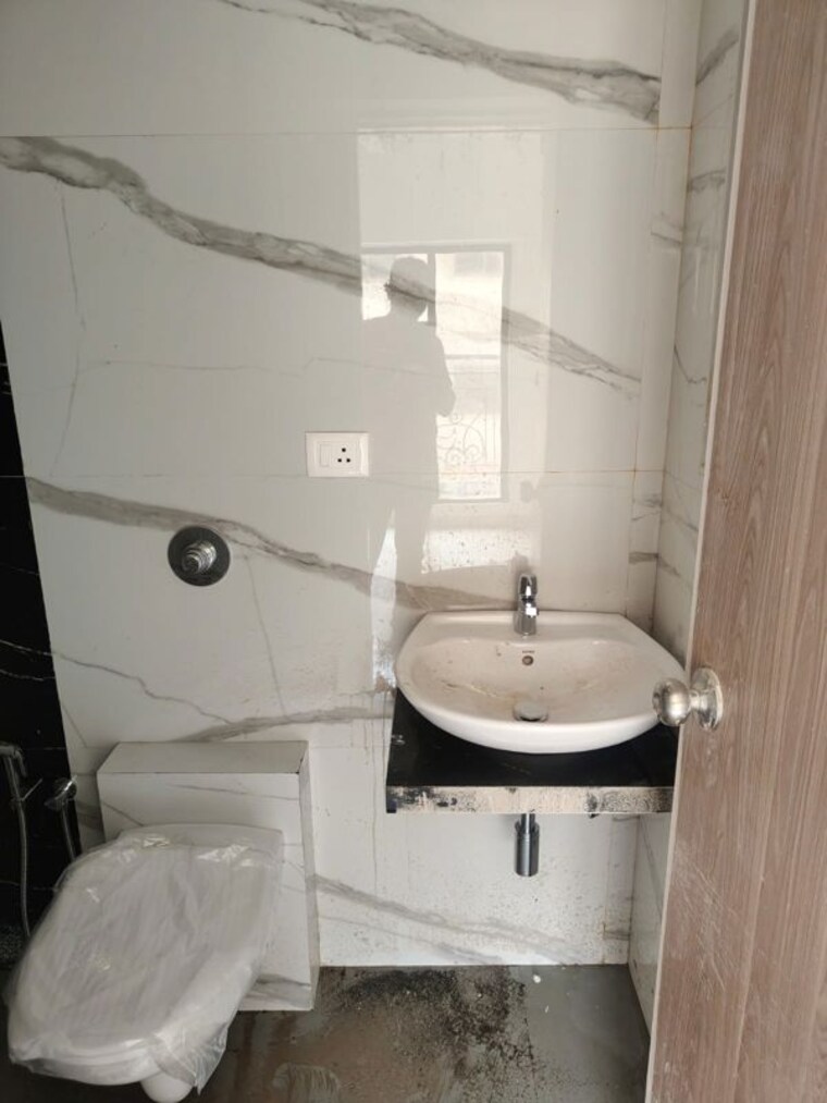 Bathroom, sheth-vasant-blossom 2 Bedroom 720 Sq.Ft. Apartment In Marol Mumbai 10410291