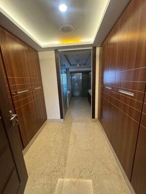 Room in 5 BHK Apartment at Ambience Caitriona, Sector 24 – for Rent
