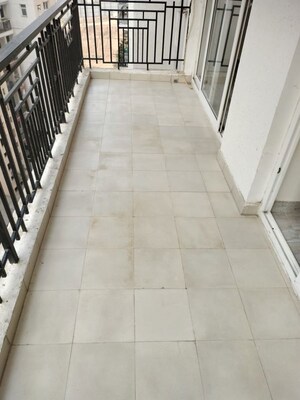 Balcony in 2.5 BHK Builder Floor at Smart World Orchard, Sector 61 – for Rent