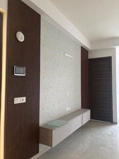 2.5 BHK + Pooja Room,Study Room,Extra Room,Basement,Store Room Builder Floor For Rent in Smart World Orchard
