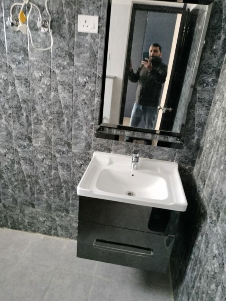 undefined, smart-world-orchard 2.5 Bedroom 1200 Sq.Ft. Builder Floor In Sector 61 Gurgaon 10410339