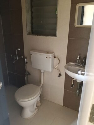 Bathroom in 1.5 BHK Apartment at Vastu Shanti, Andheri East – for Rent