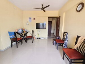 Team Area in 1.5 BHK Apartment at Green Square, Kasarvadavali – for Rent
