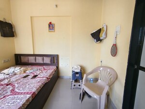 Furnished Amenities in 1.5 BHK Apartment at Green Square, Kasarvadavali – for Rent