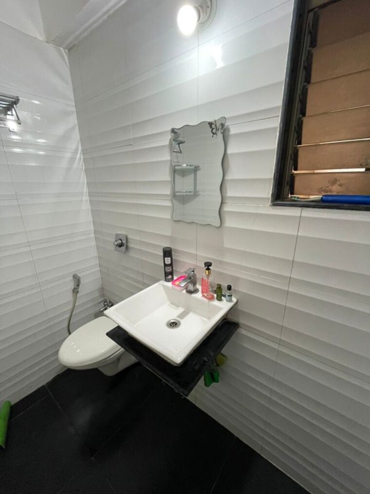 Bathroom, haware-dahlia 1 Bedroom 375 Sq.Ft. Apartment In Kasarvadavali Thane 10410354