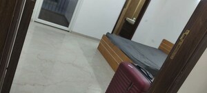 Furnished Amenities in 2.5 BHK Builder Floor at Smart World Orchard, Sector 61 – for Rent