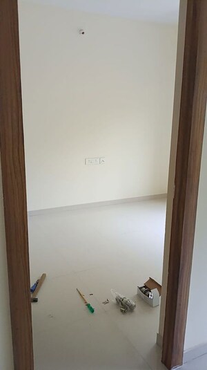 Room in 2 BHK Apartment at K M Horizon Palms 2, Owale – for Rent
