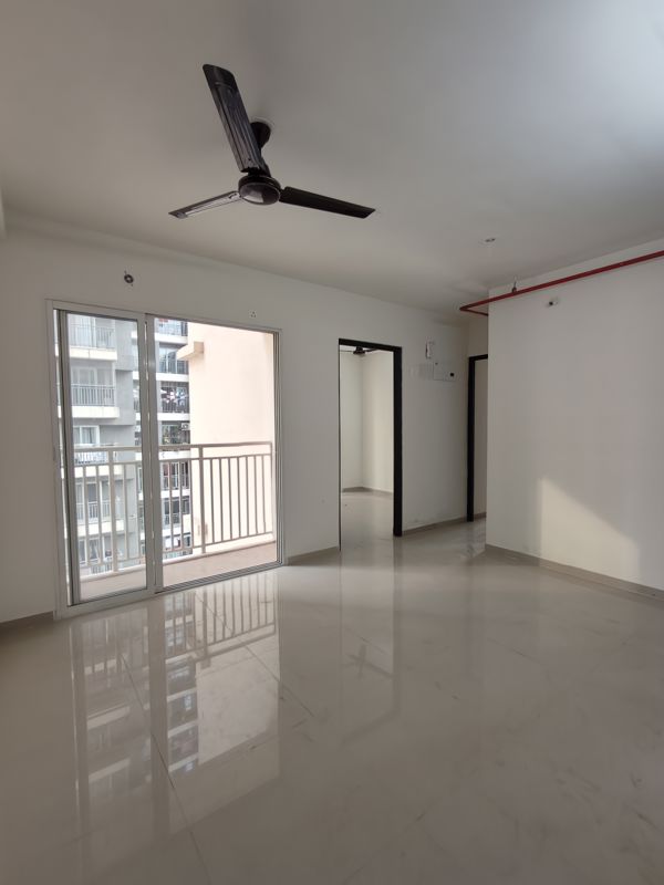 1 BHK +  425 Sq.Ft. Apartment in Puranik Grand Central