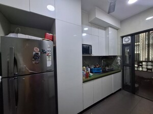 Kitchen in 2.5 BHK Builder Floor at Smart World Orchard, Sector 61 – for Rent