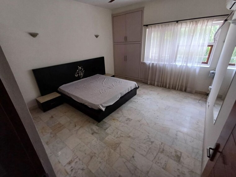 Bedroom, sector 40 3 Bedroom 375 Sq.Yd. Builder Floor In Sector 40 Noida 10410437