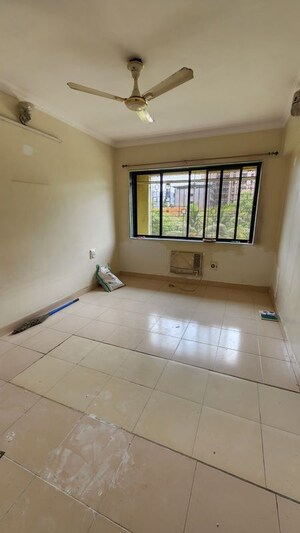 Room in 3 BHK Apartment at Swaraj Accolade Chs, Louis Wadi – for Rent