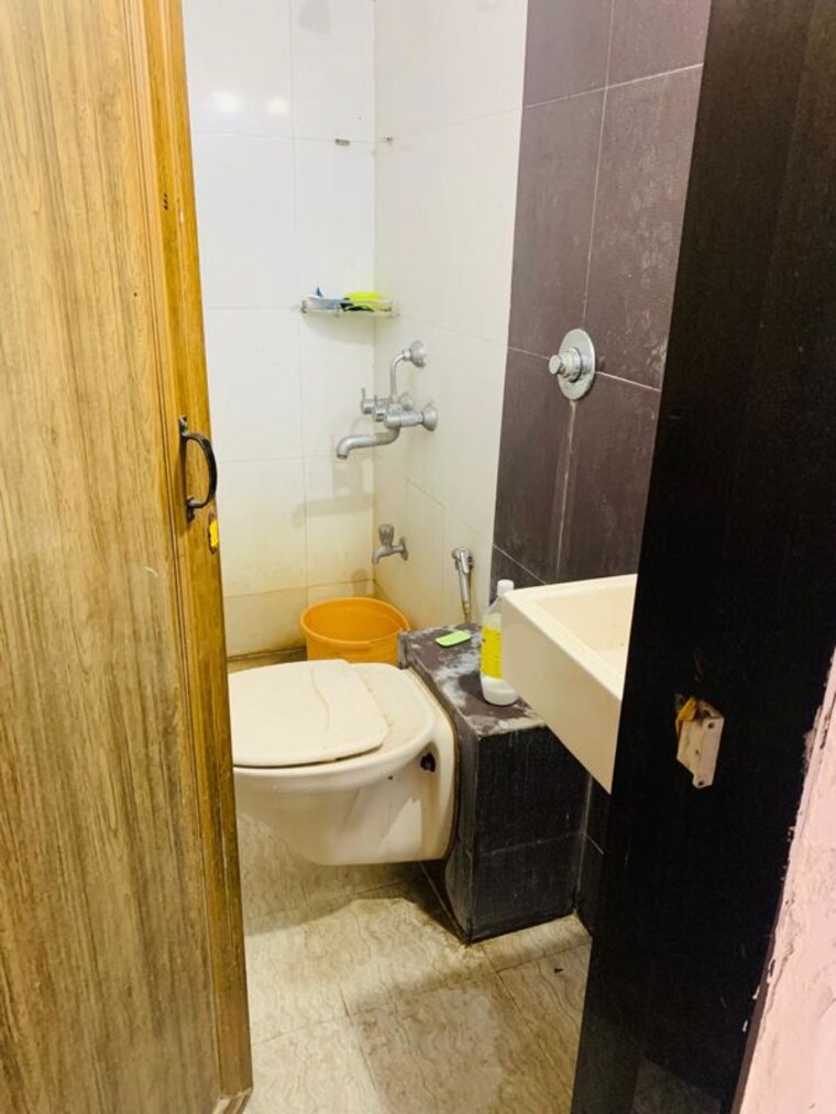 Bathroom, vihang-valley-phase1 1 Bedroom 350 Sq.Ft. Apartment In Kasarvadavali Thane 10410445