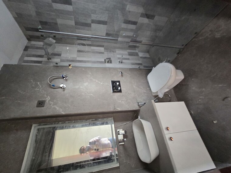 Bathroom, kohat enclave 3 Bedroom 1200 Sq.Ft. Builder Floor In Kohat Enclave Delhi 10410429