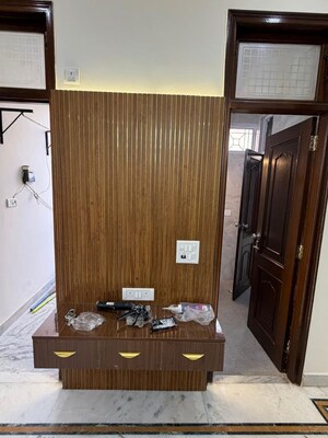 Team Area in 3 BHK Apartment at Malviya Nagar – for Rent