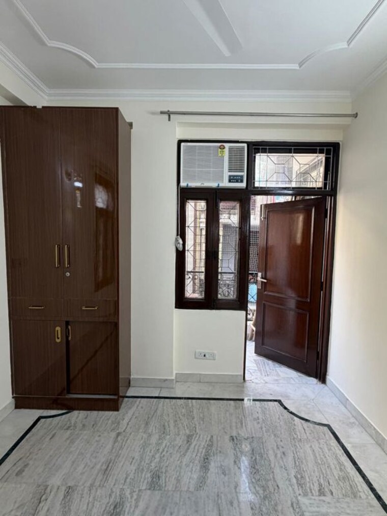Room, malviya nagar 3 Bedroom 1250 Sq.Ft. Apartment In Malviya Nagar Delhi 10410463