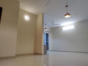Room in  Apartment at Shriram Luxor, Hennur Road – for Rent