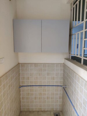 Room in  Apartment at Shriram Luxor, Hennur Road – for Rent