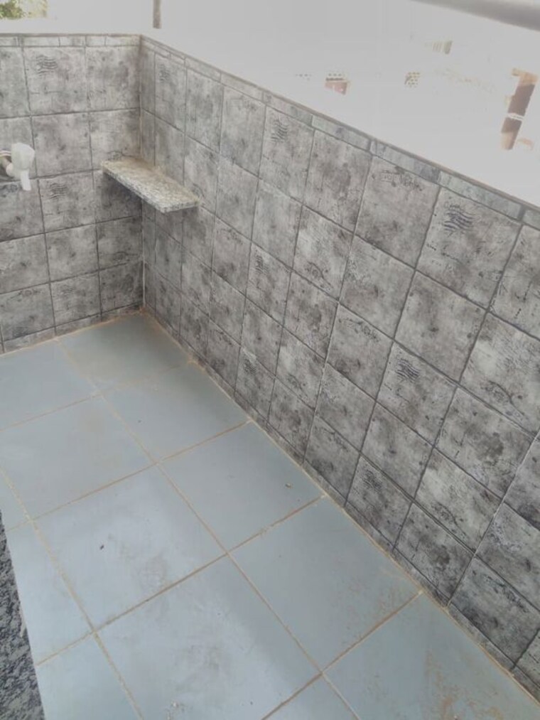 Bathroom, jivraj park 1 RK 150 Sq.Ft. Apartment In Jivraj Park Ahmedabad 10410470