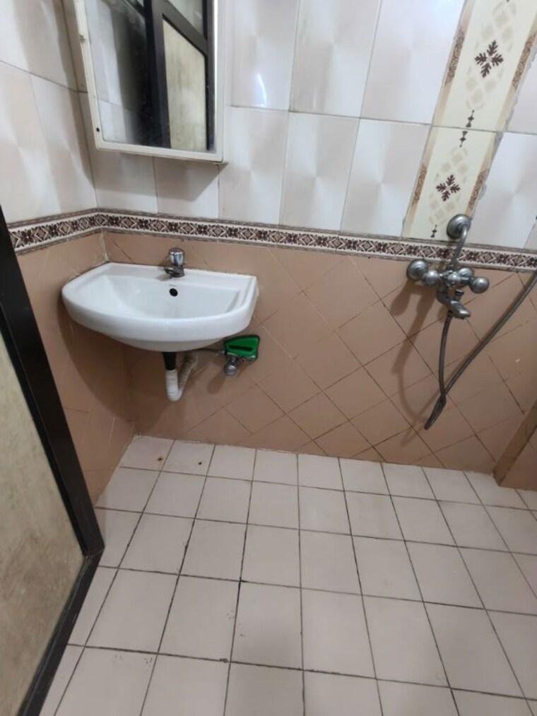Bathroom, safal-park 1 Bedroom 630 Sq.Ft. Apartment In Nerul Navi Mumbai 10410486