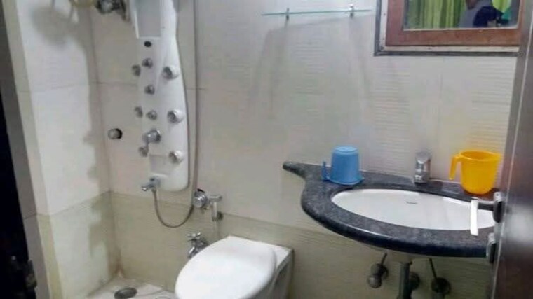 Bathroom, hill-view 2 Bedroom 1000 Sq.Ft. Apartment In Kharghar Sector 21 Navi Mumbai 10410484