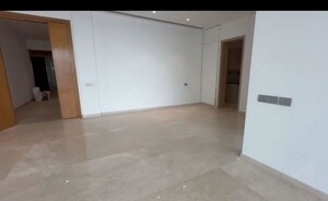 Room in 4 BHK Apartment at Rustomjee Crown, Prabhadevi – for Rent