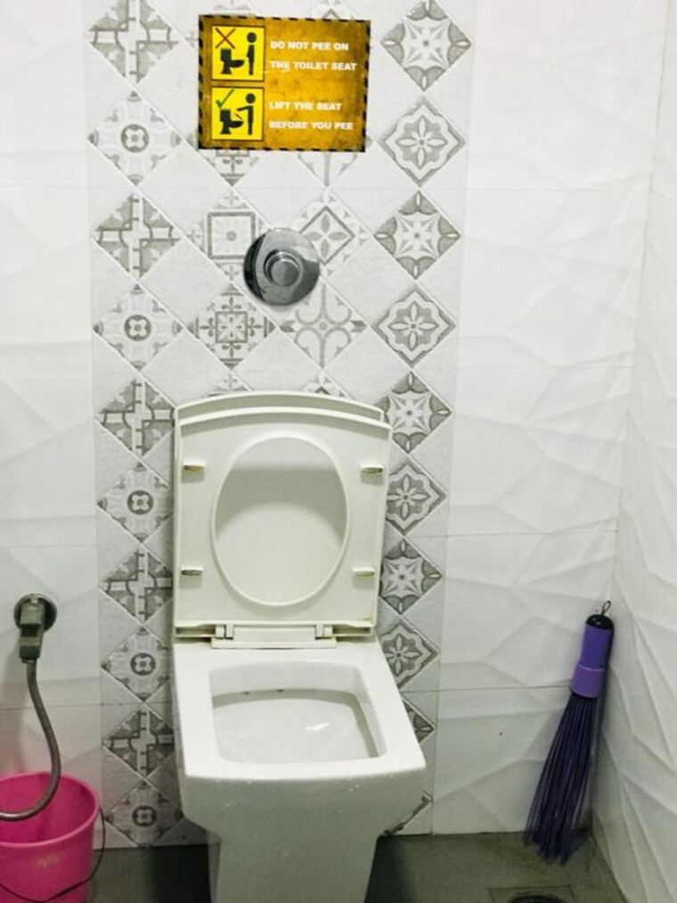Bathroom, sv patel nagar Commercial Office Space 2000 Sq.Ft. In Sv Patel Nagar Mumbai 10396853