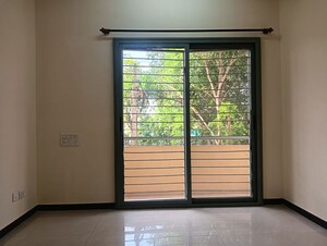 Room in 2 BHK Apartment at Pristine Sindhu, Kanakapura Road – for Sale