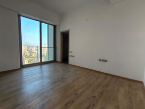 Room in 4 BHK Apartment at Rustomjee Crown, Prabhadevi – for Rent