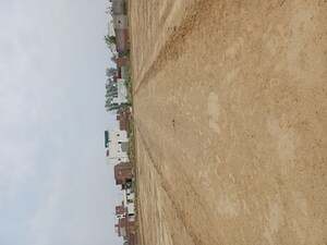  Plot For Sale in Karnera Village