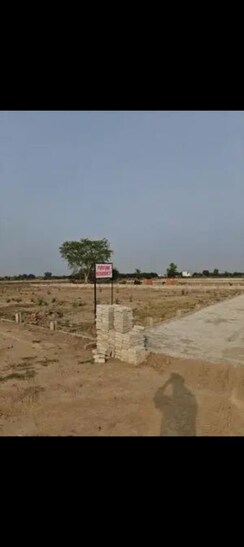 Plot For Sale in Sector 52