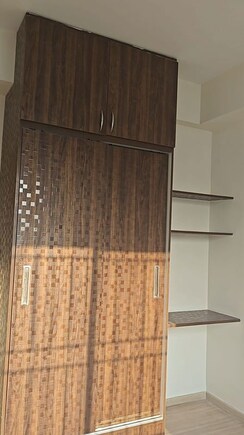 3.5 BHK + Servant Room Apartment For Rent in DLF Westend Heights New Town