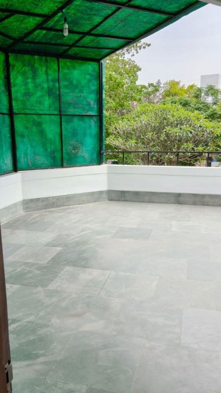 Balcony, vasant vihar 5 Bedroom 9000 Sq.Ft. Villa In Vasant Vihar Delhi 10410560