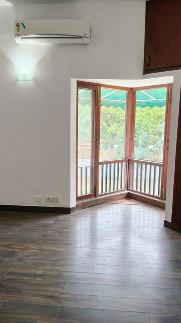 Room, vasant vihar 5 Bedroom 9000 Sq.Ft. Villa In Vasant Vihar Delhi 10410560