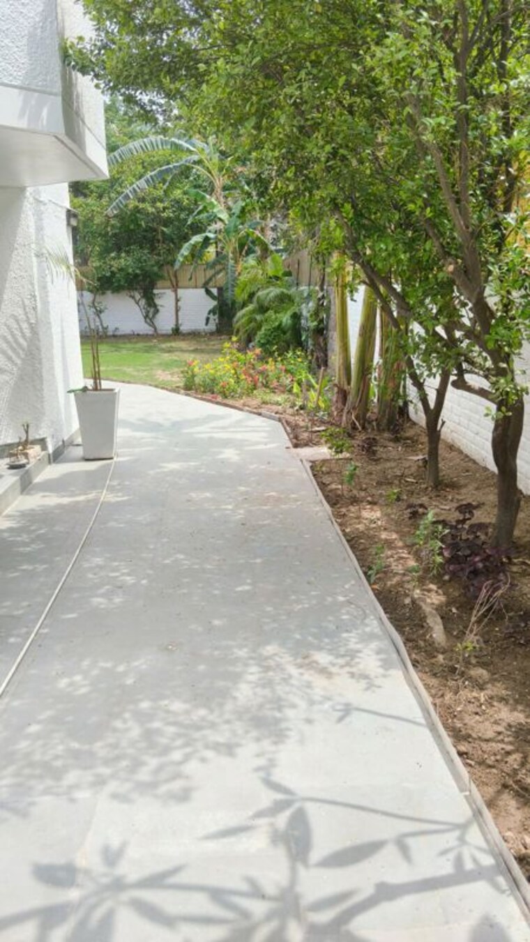 Balcony, vasant vihar 5 Bedroom 9000 Sq.Ft. Villa In Vasant Vihar Delhi 10410560