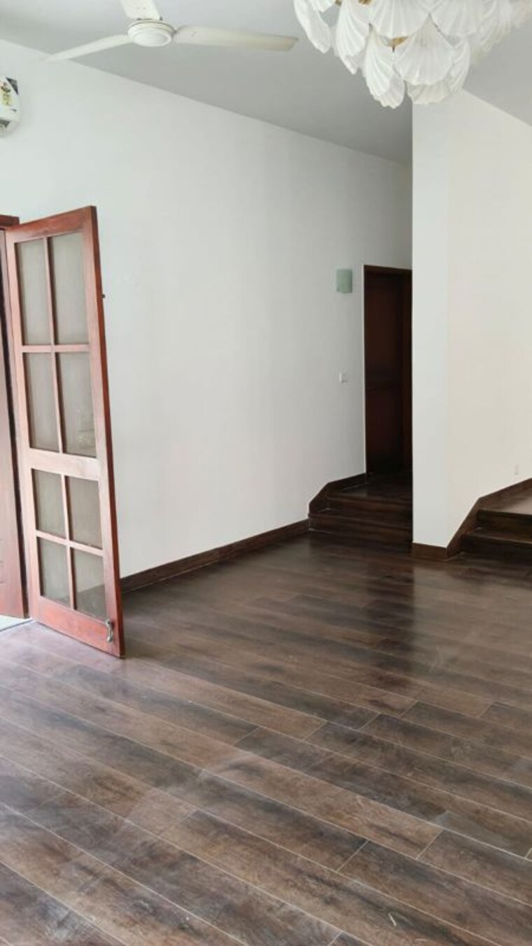 Room, vasant vihar 5 Bedroom 9000 Sq.Ft. Villa In Vasant Vihar Delhi 10410560