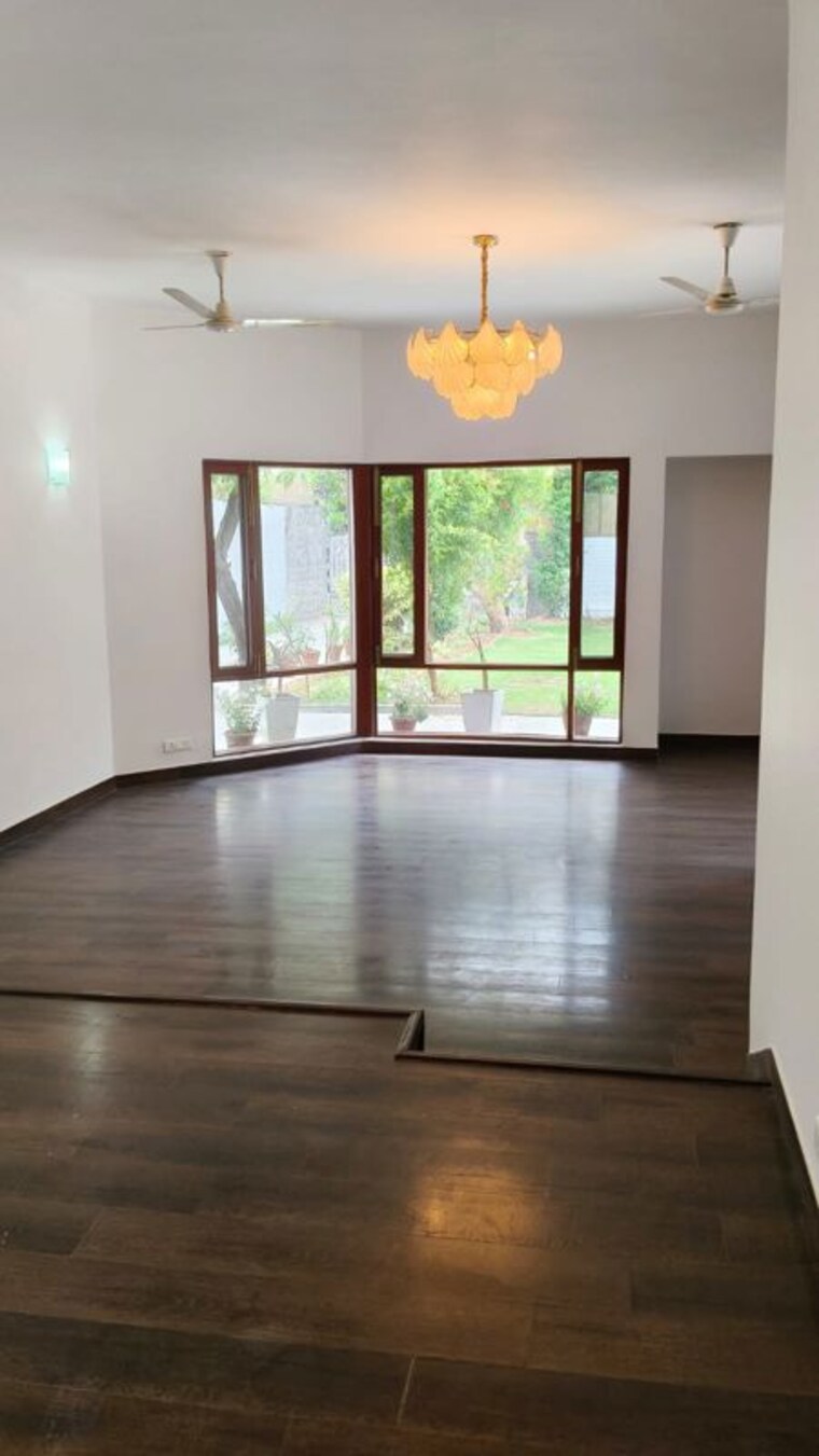 Room, vasant vihar 5 Bedroom 9000 Sq.Ft. Villa In Vasant Vihar Delhi 10410560