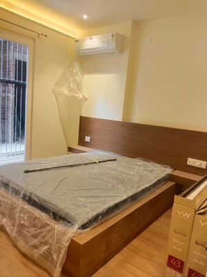 Bedroom in 1 BHK Apartment at Dlf Phase V – for Rent