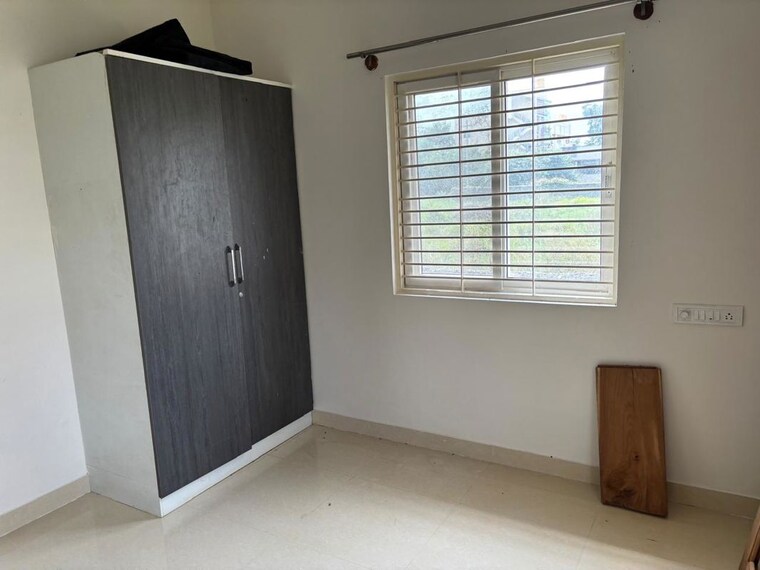 Room, mantri-elegance 3 Bedroom 1600 Sq.Ft. Apartment In Bannerghatta Road Bangalore 10410558