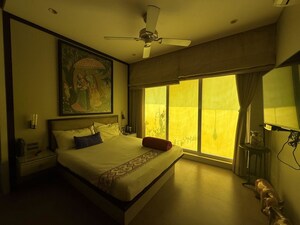 Bedroom in 4 BHK Apartment at Prabhadevi CHS, Prabhadevi – for Rent