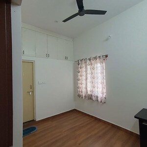 Room in 2.5 BHK Apartment at Adarsh Vihar, Sg Palya – for Rent