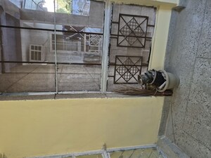 Balcony in 2.5 BHK Apartment at Mayur Vihar – for Rent