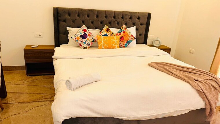 Bedroom, sushant lok i 1 Bedroom 895 Sq.Ft. Builder Floor In Sushant Lok I Gurgaon 10410616