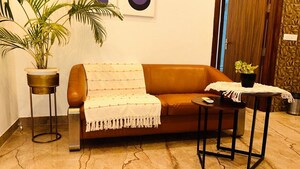 Furnished Amenities in 1 BHK Builder Floor at Sushant Lok I – for Rent