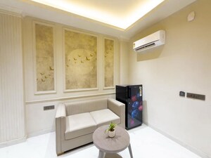 Furnished Amenities in 1 BHK Builder Floor at Sushant Lok I – for Rent