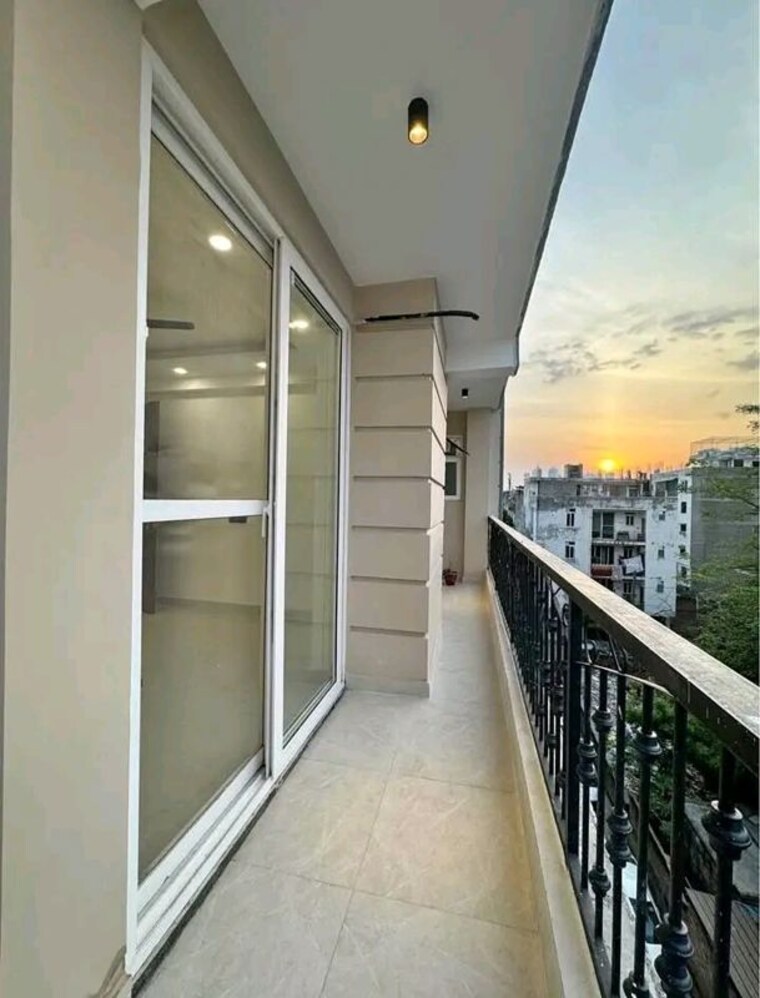 Balcony, chattarpur 2 Bedroom 900 Sq.Ft. Apartment In Chattarpur Delhi 10410634