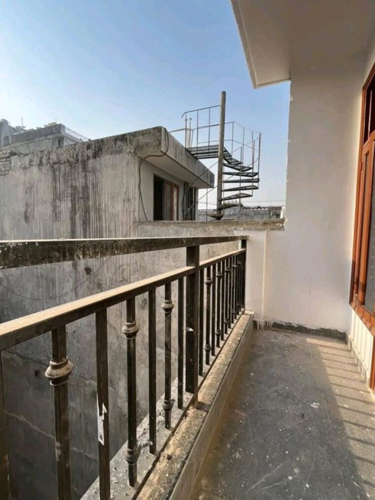 Balcony, chattarpur 2 Bedroom 900 Sq.Ft. Apartment In Chattarpur Delhi 10410634